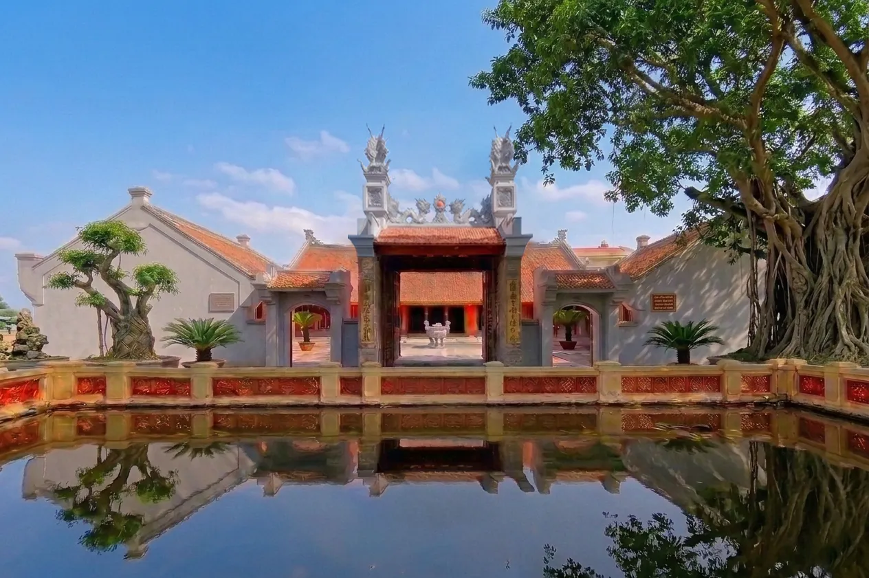 Đình làng Xuân Trạch